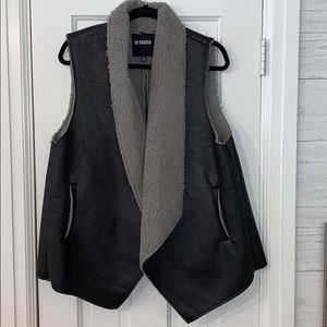 BB Dakota Vest with Sherpa Lining